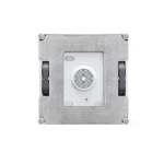 نمای نزدیک WINBOT W2S روی شیشه