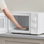 نمای داخلی مایکروویو Xiaomi با صفحه چرخان